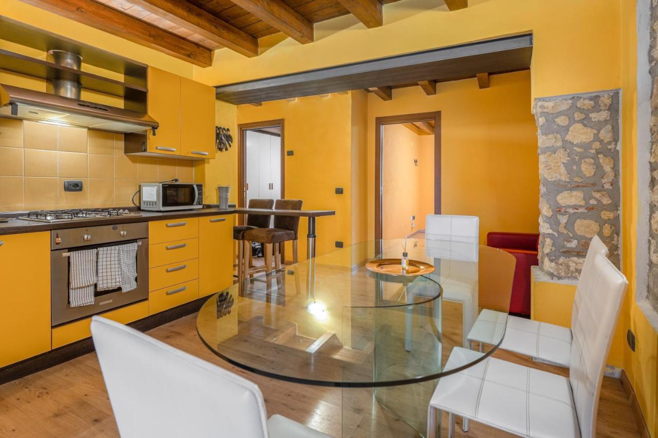 Stylish 2 Bedroom With Balcony เวโรนา ภายนอก รูปภาพ